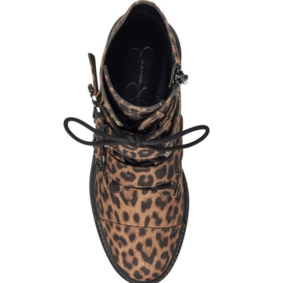 JESSICA SIMPSON NWT WOMENS KIRLAH BUCKLE STRAP LUG SOLE COMBAT BOOTS - Picture 6 of 9